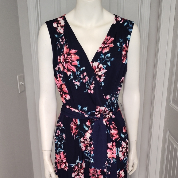 Tahari Floral Sleeveless Jumpsuit - Picture 4 of 13